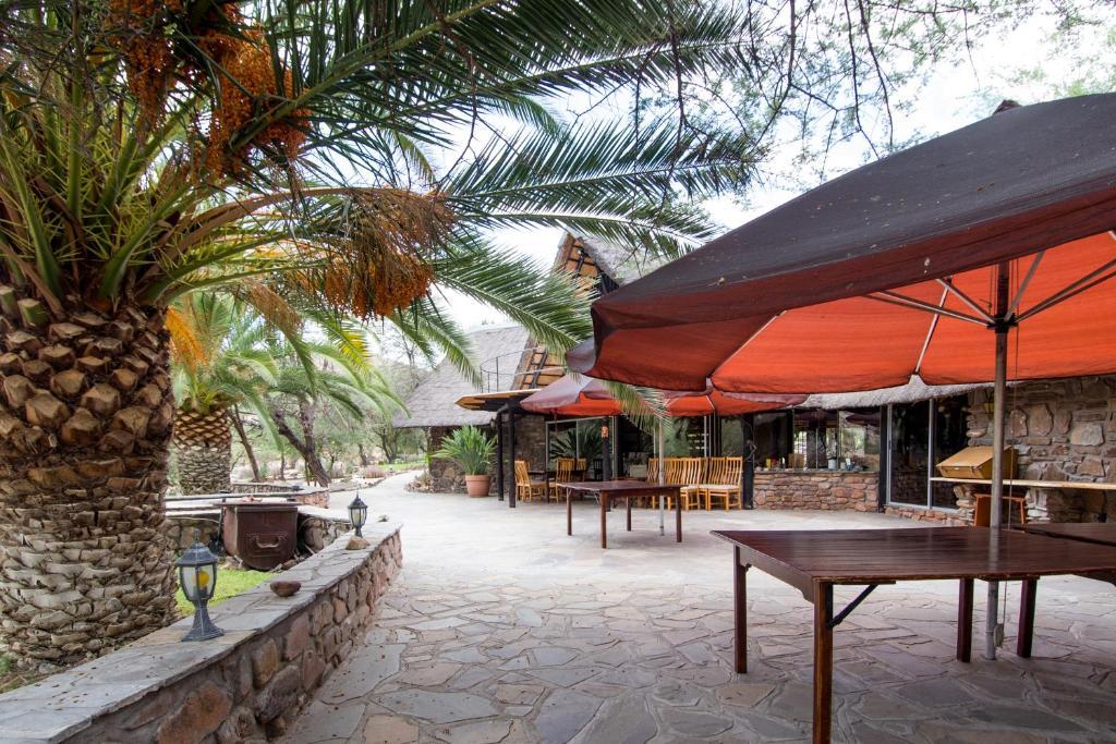 Etusis Lodge Usakos Bagian luar foto