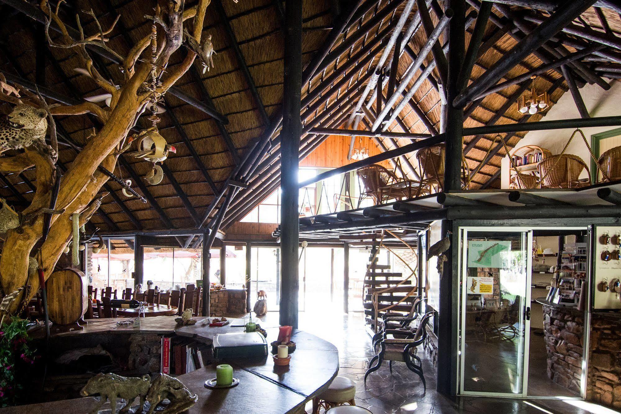 Etusis Lodge Usakos Bagian luar foto