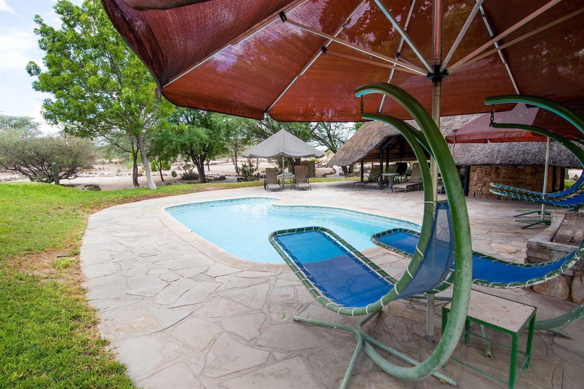 Etusis Lodge Usakos Bagian luar foto